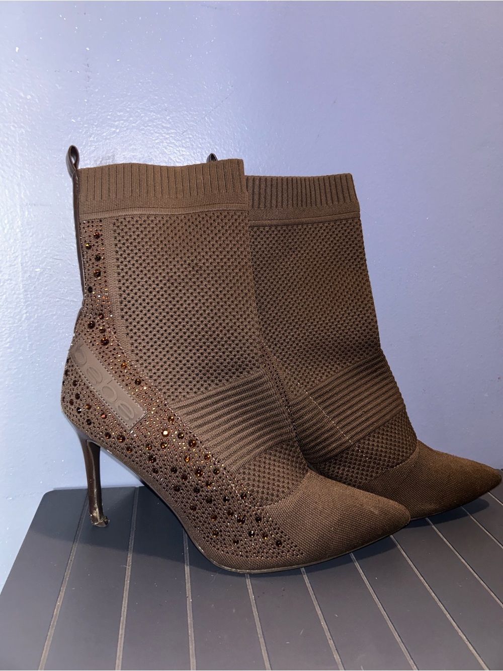 BEBE Joselyn Brown Sweater Knit Ankle Boots EUC